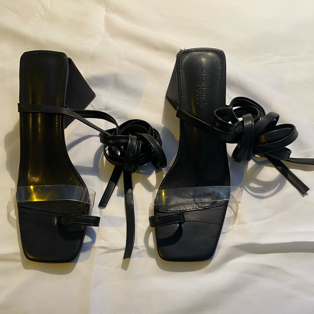 Charlotte Russe Black Strappy Toe-ring Block-heel Sandals - Size 6